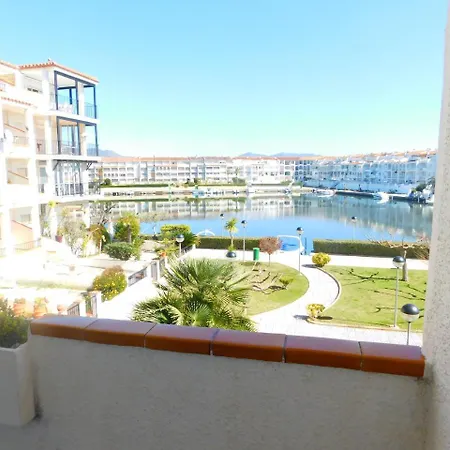Gmid Immo Gran Lago 아파트 *